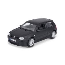 Maisto VW Golf R32: Modelo a Escala 1:24 con Puertas Móviles