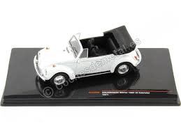 Modelo a Escala VW Beetle 1302 LS 1971 Cabrio